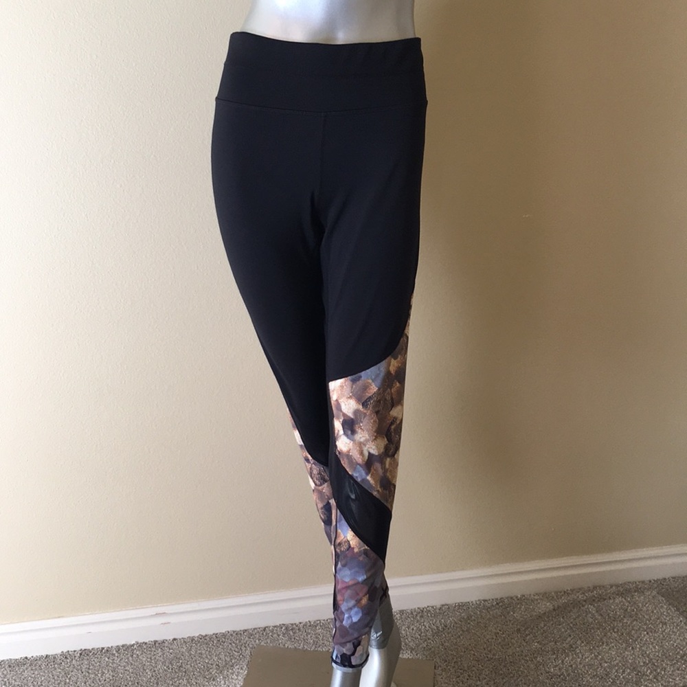 ATHLETA | Contrast Printed Leggings With Mesh Panels